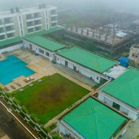 The Retreat-Glasshouse Bungalow 이가트푸리 외부 사진