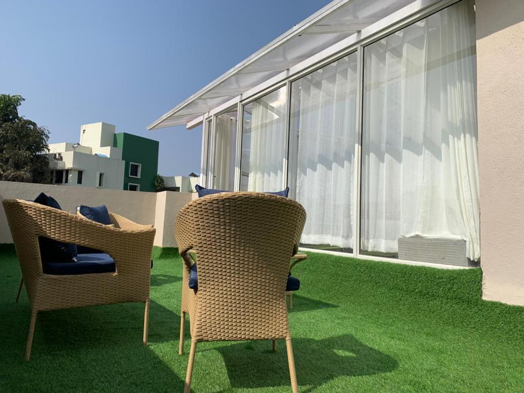 The Retreat-Glasshouse Bungalow 이가트푸리 외부 사진